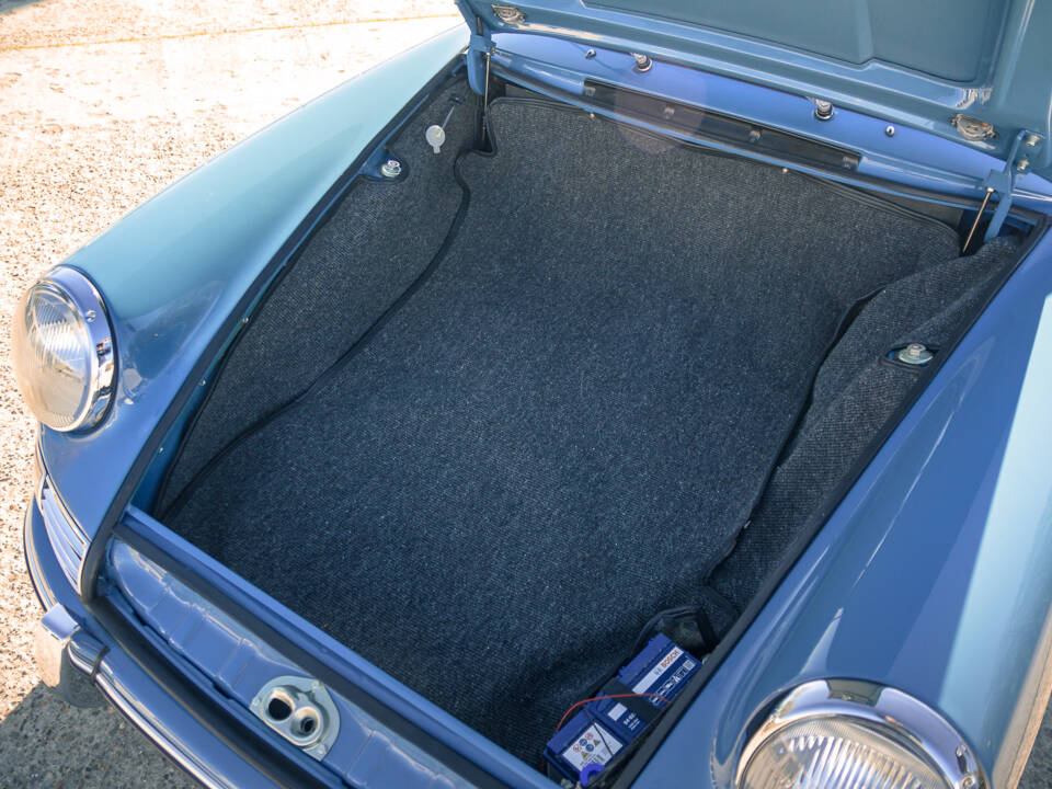 Image 44/49 of Porsche 911 2.0 (1964)
