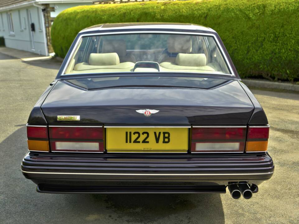 Image 7/50 of Bentley Turbo RT (1997)