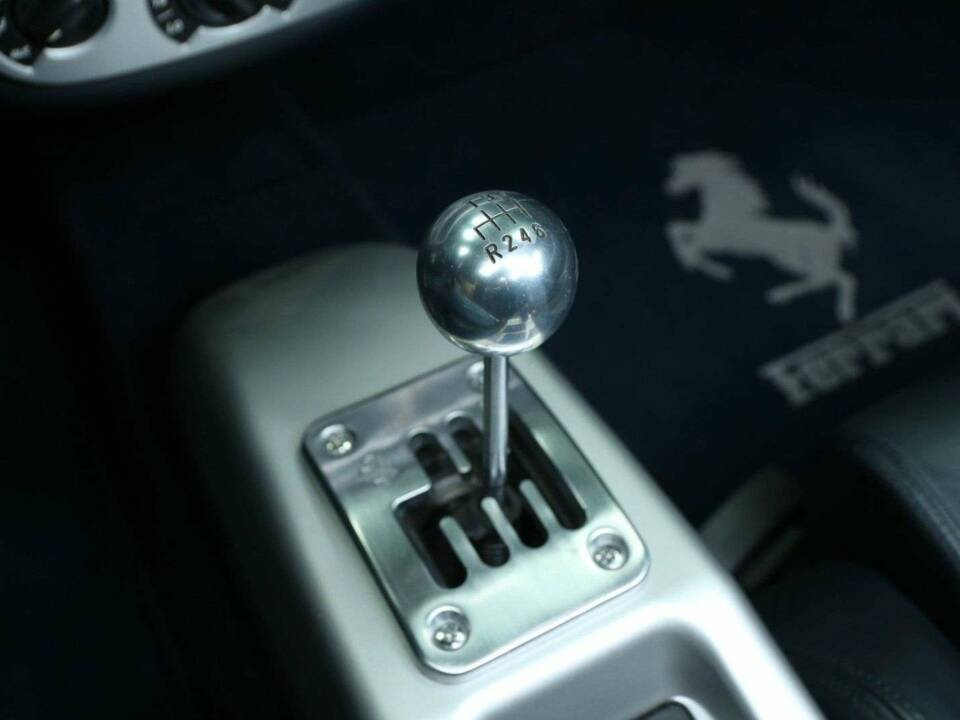 Immagine 21/50 di Ferrari 360 Spider (2003)