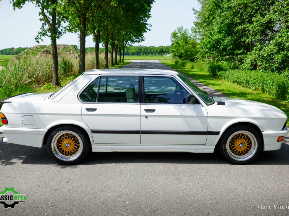 Image 32/51 of BMW M 535i (1985)