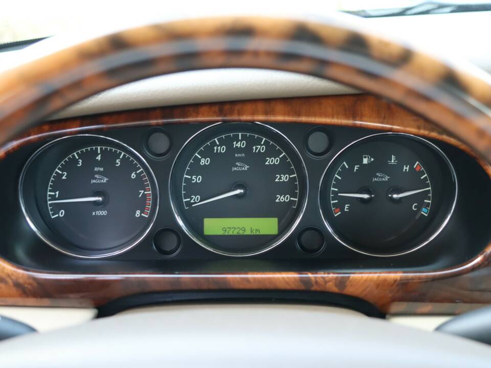 Imagen 4/50 de Jaguar XJ 8 4.2 (2006)