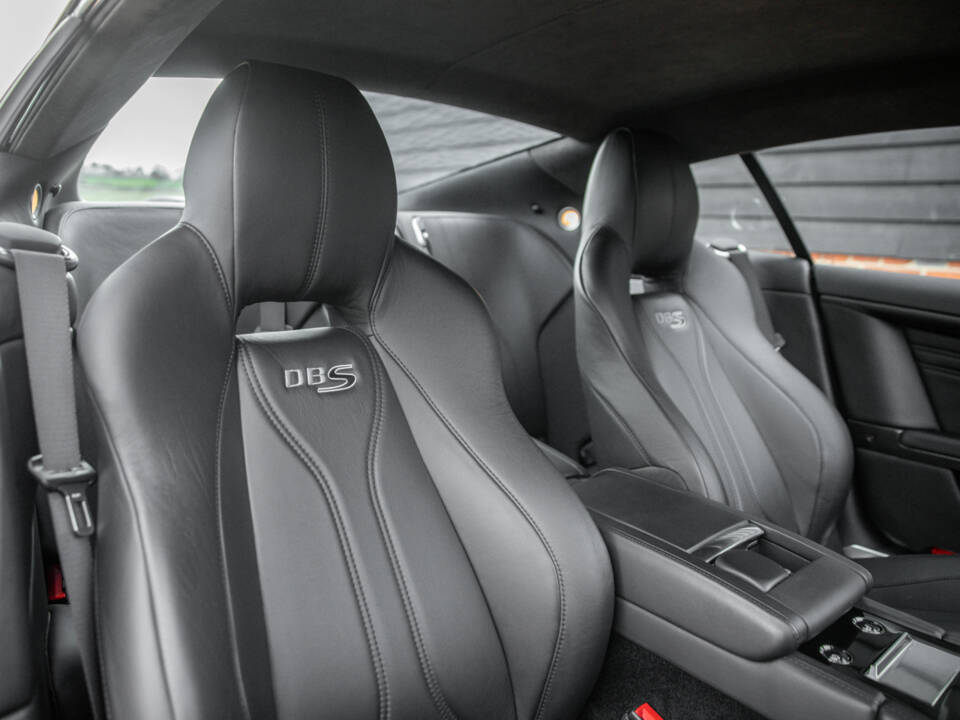 Bild 38/71 von Aston Martin DBS (2011)