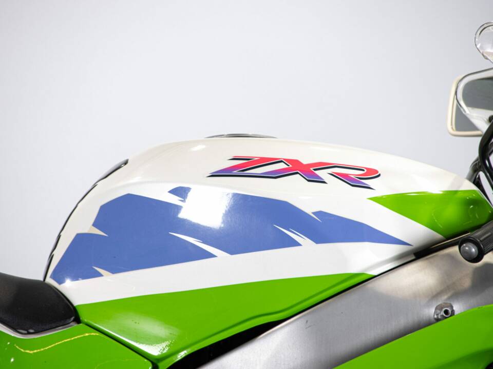 Image 30/49 of Kawasaki ZX-R 750 (1994)