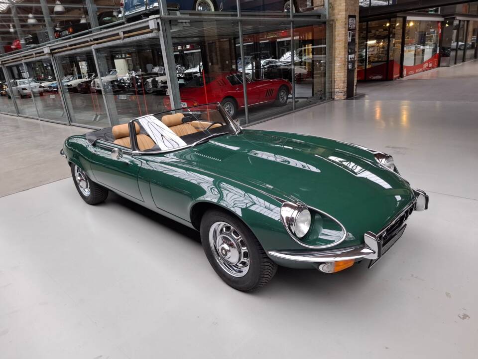 Image 8/29 de Jaguar Type E V12 (1975)