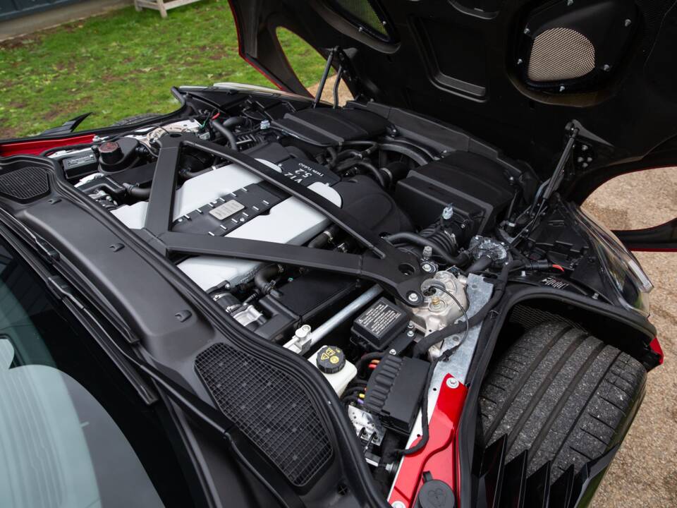 Immagine 76/84 di Aston Martin DBS 770 Ultimate Volante (2023)