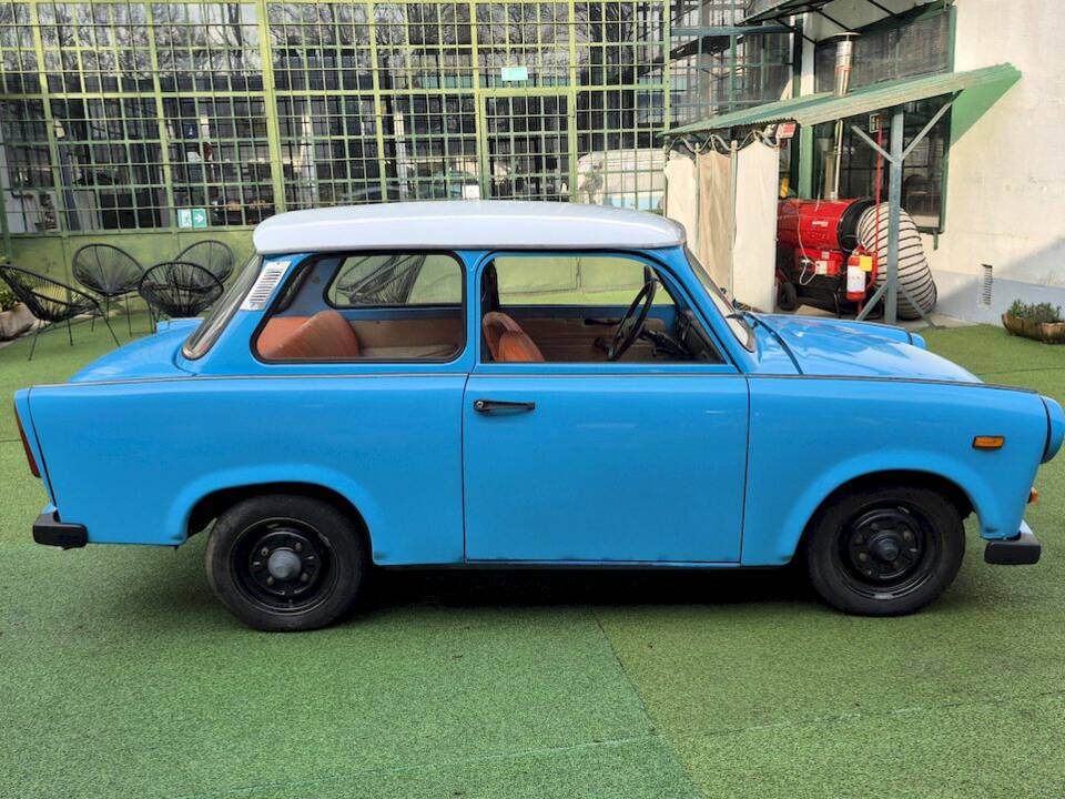 Image 19/45 of Trabant 601 (1966)