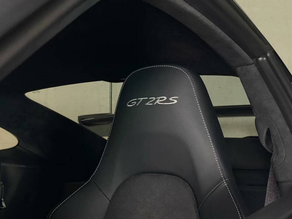 Imagen 6/12 de Porsche 911 GT2 RS (2018)