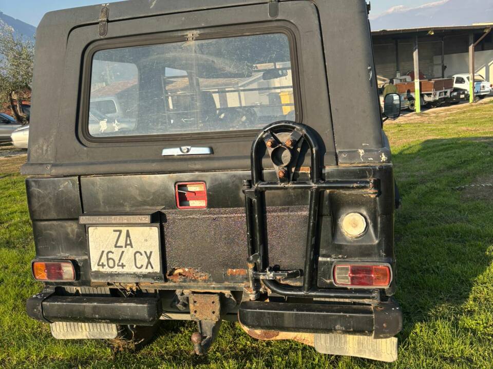 Image 3/53 of Mercedes-Benz 240 GD (SWB) (1982)