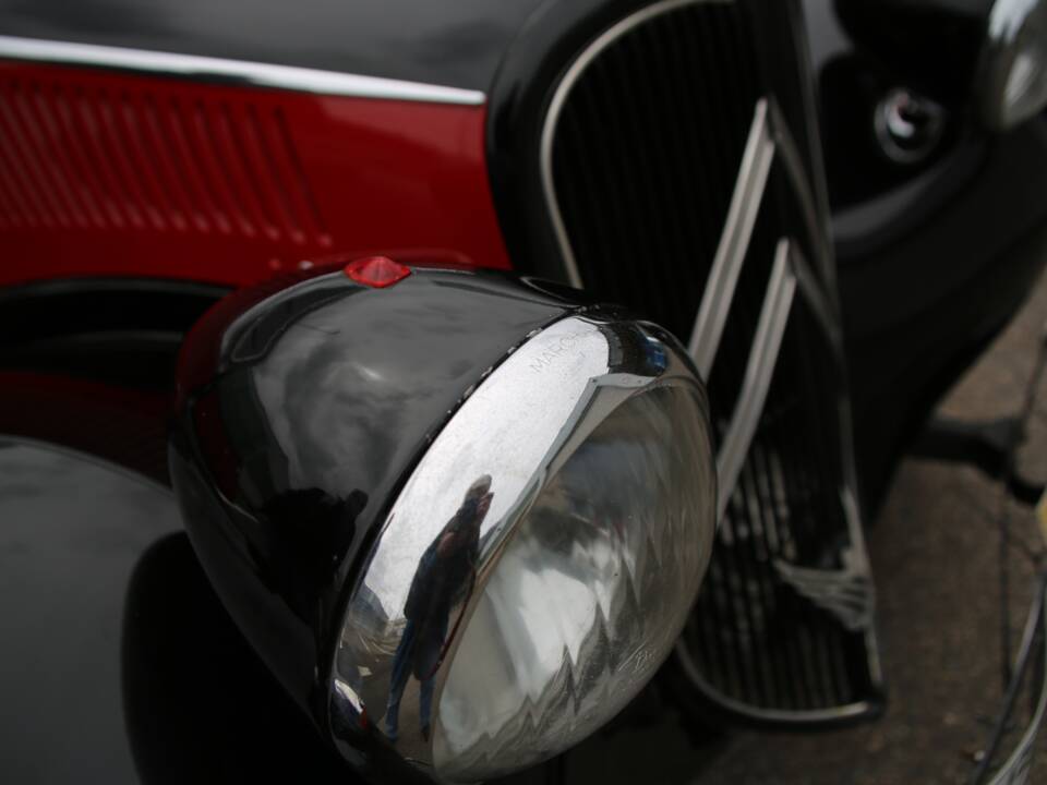 Immagine 26/45 di Citroën Traction Avant 11 BL (1952)