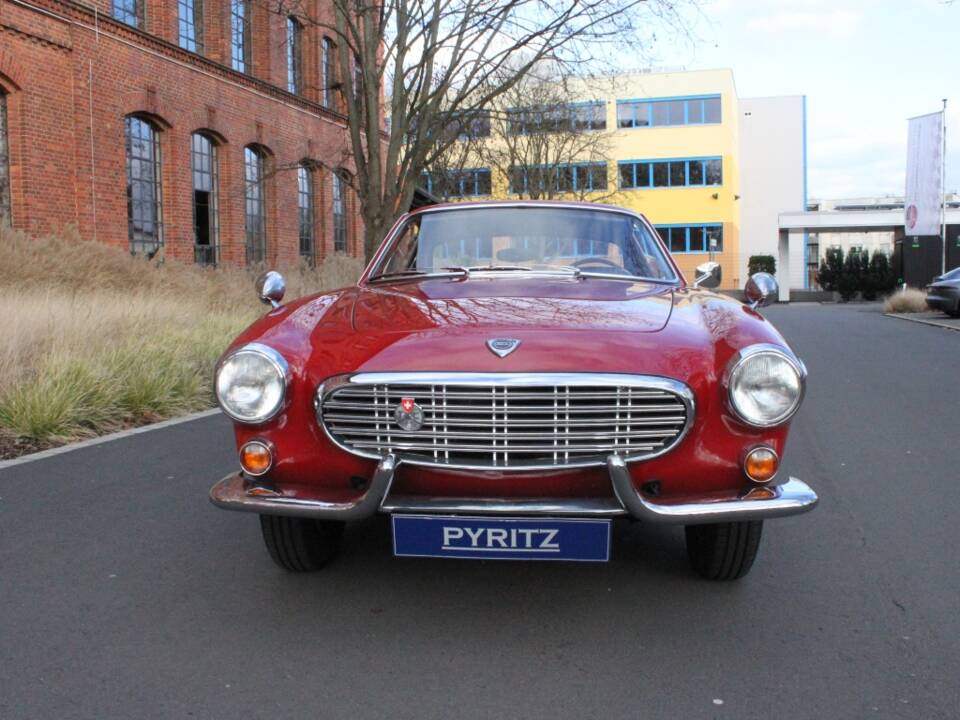 Image 4/17 of Volvo 1800 S (1964)