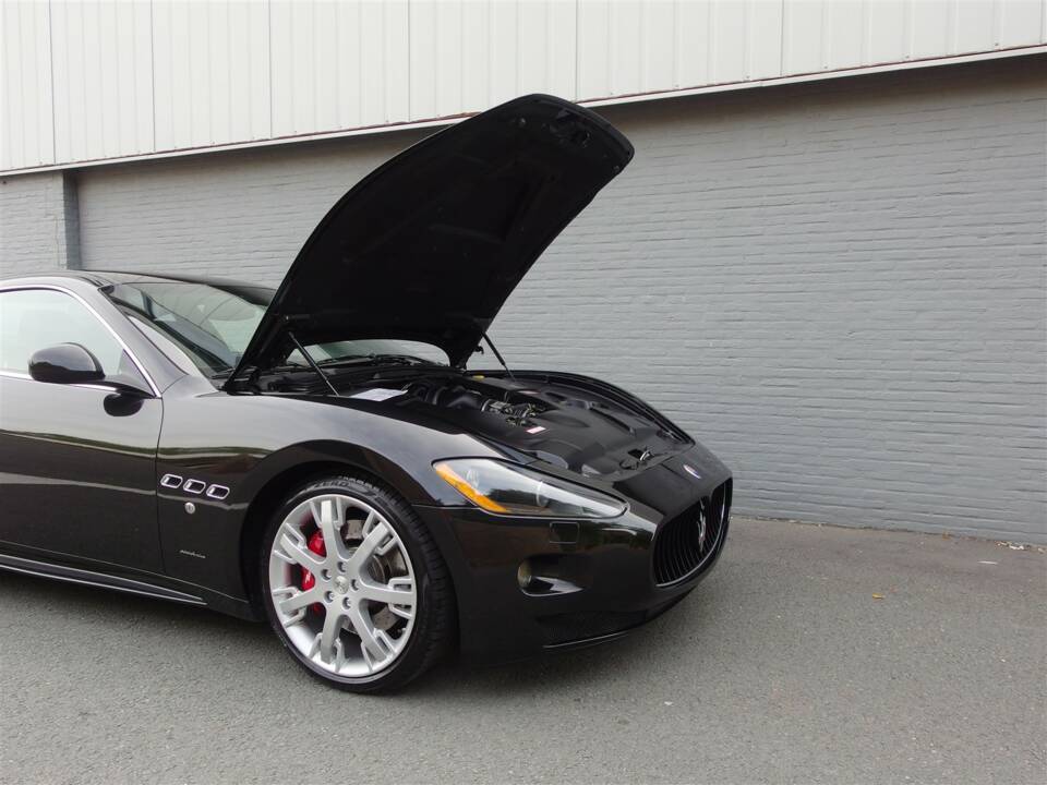 Afbeelding 88/100 van Maserati GranTurismo S (2010)