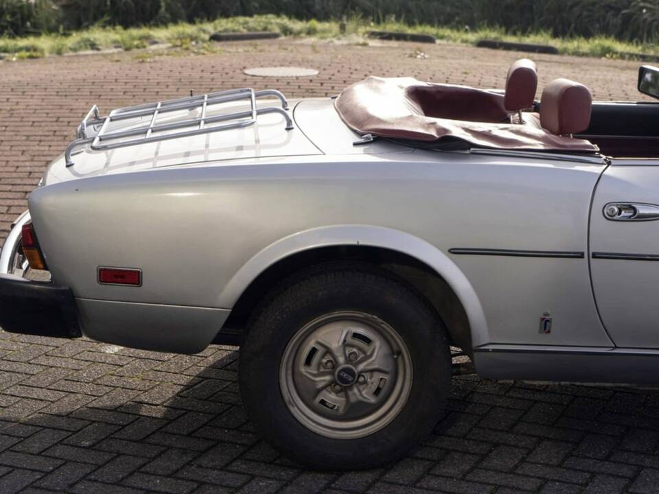 Afbeelding 5/8 van Alfa Romeo 2000 Spider Veloce (1979)