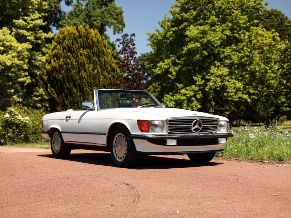 Image 6/85 of Mercedes-Benz 560 SL (1986)