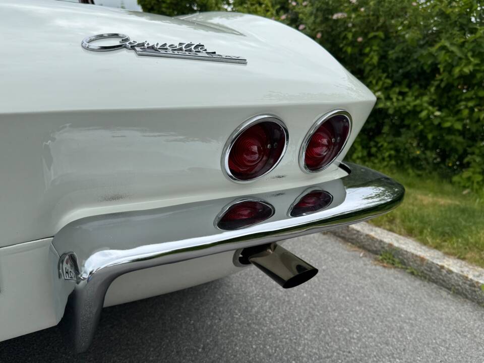 Image 31/52 of Chevrolet Corvette Sting Ray Convertible (1963)