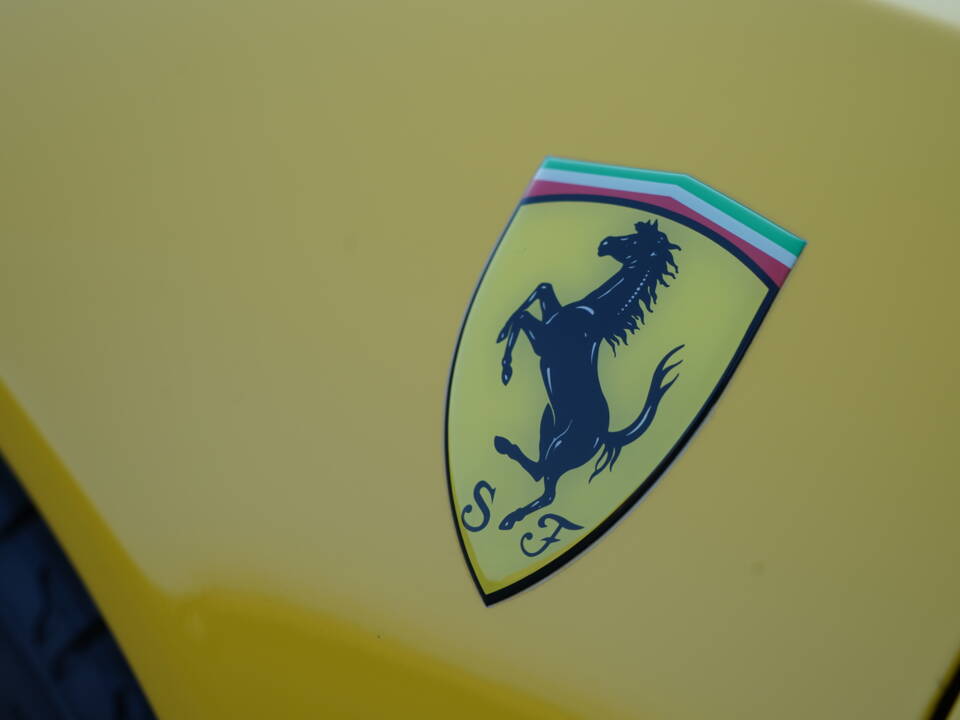 Bild 57/82 von Ferrari 348 TS (1990)
