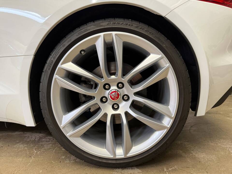 Afbeelding 17/18 van Jaguar F-Type (2017)