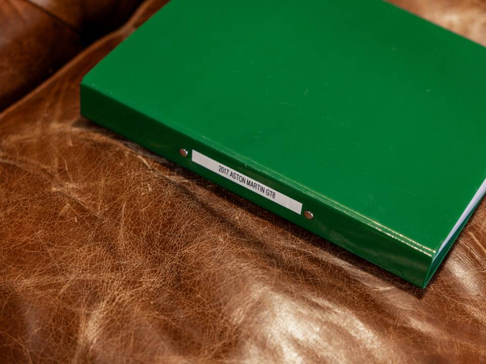 Image 27/65 of Aston Martin Vantage GT8 (2017)