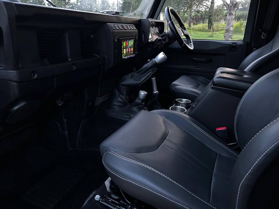 Image 44/62 de Land Rover Defender 90 (2003)