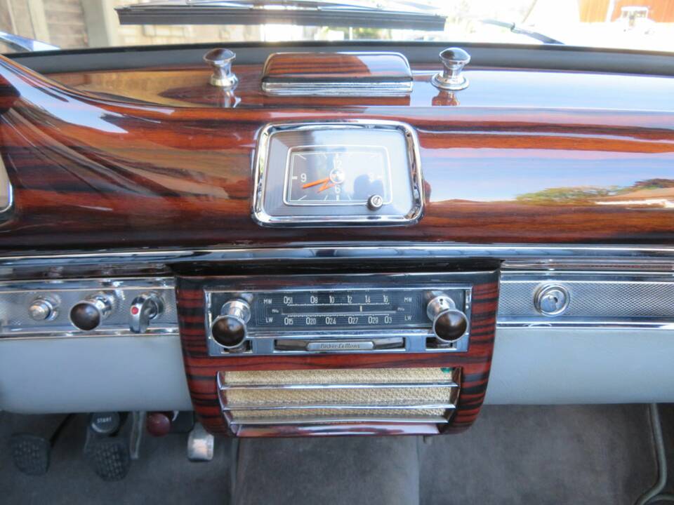 Image 22/25 of Mercedes-Benz 220 S Cabriolet (1957)