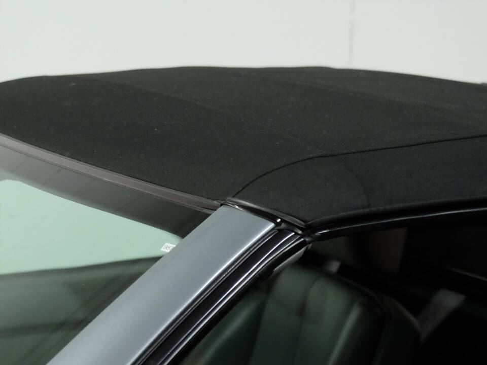 Image 22/34 of Mercedes-Benz 500 SL (1991)