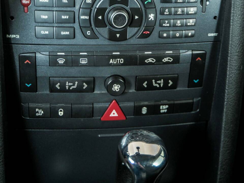 Bild 25/45 von Peugeot 407 3.0i V6 (2006)