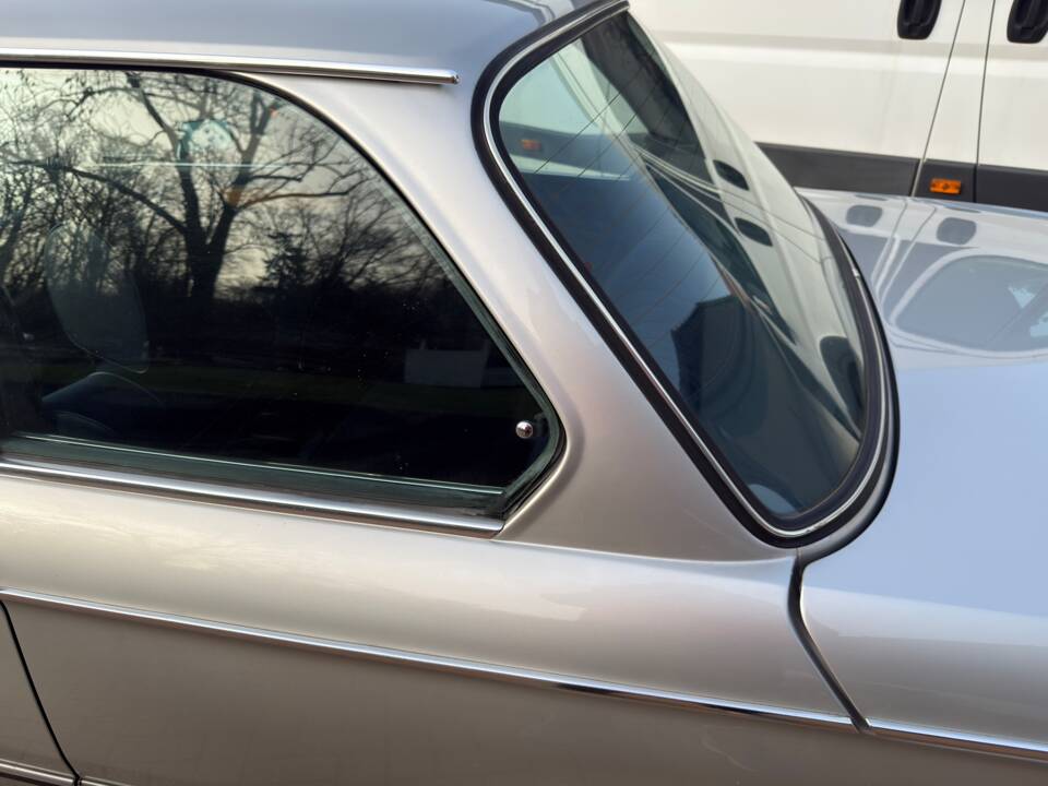 Image 19/22 de BMW 2002 (1975)