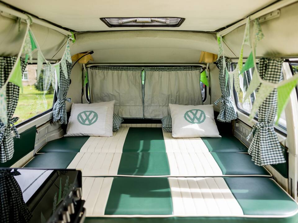 Image 38/50 of Volkswagen T2 Brasil Camper (1972)