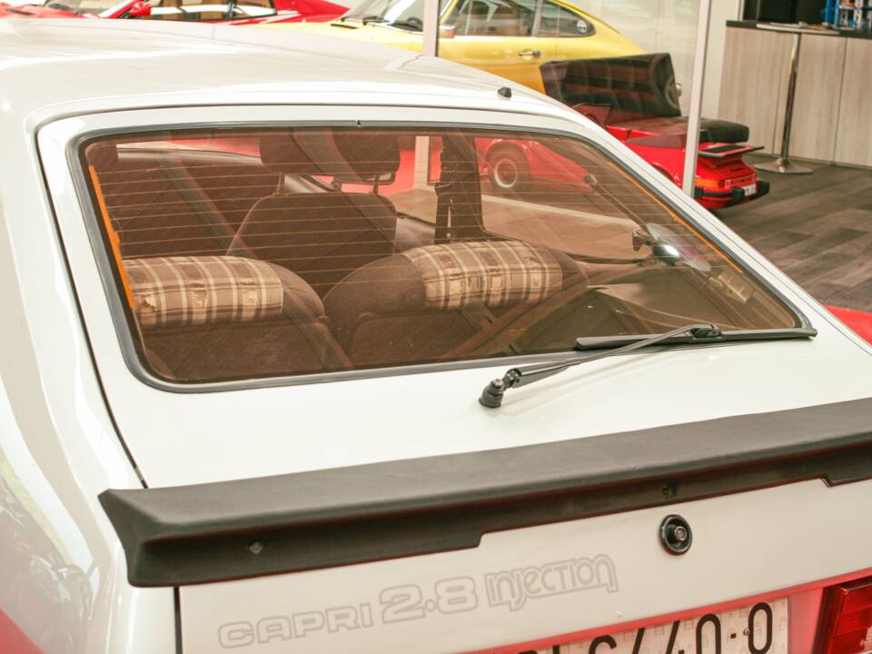 Image 13/34 of Ford Capri 2,8i (1981)