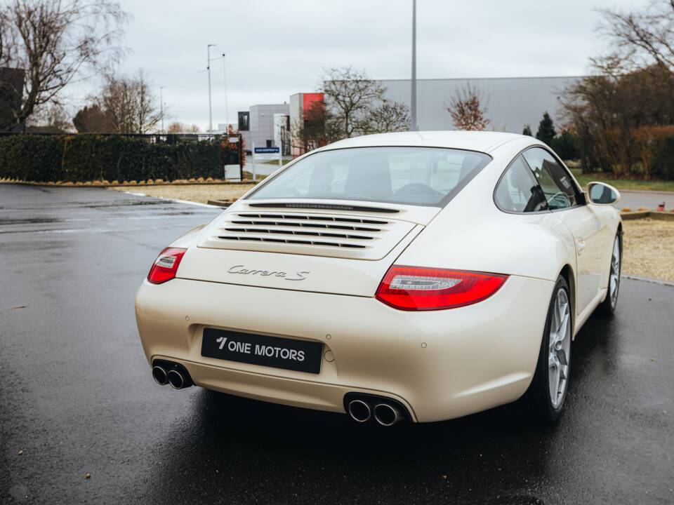 Afbeelding 12/53 van Porsche 911 Carrera S (2010)