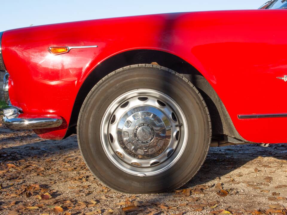 Immagine 32/94 di Alfa Romeo 2600 Spider (1964)