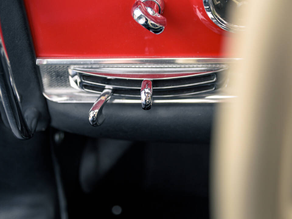 Image 28/38 of Mercedes-Benz 300 SL &quot;Gullwing&quot; (1955)