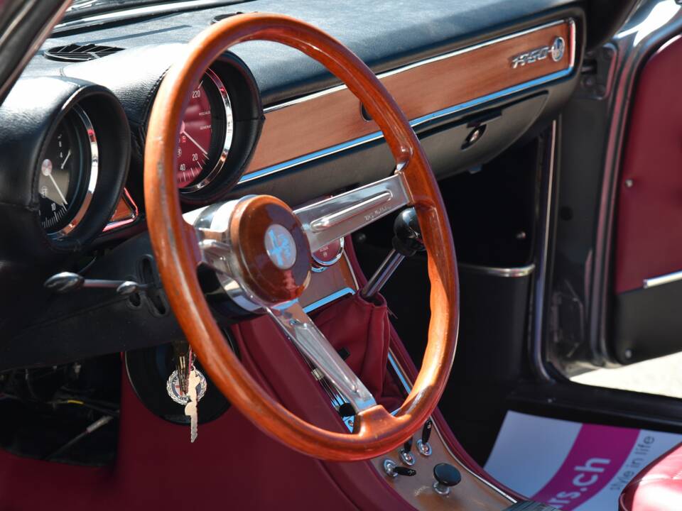Image 24/24 of Alfa Romeo 1750 GT Veloce (1971)