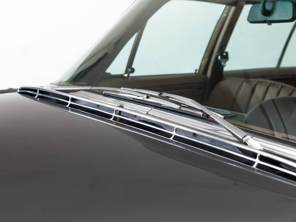 Bild 25/32 von Mercedes-Benz 300 SEL 3.5 (1970)