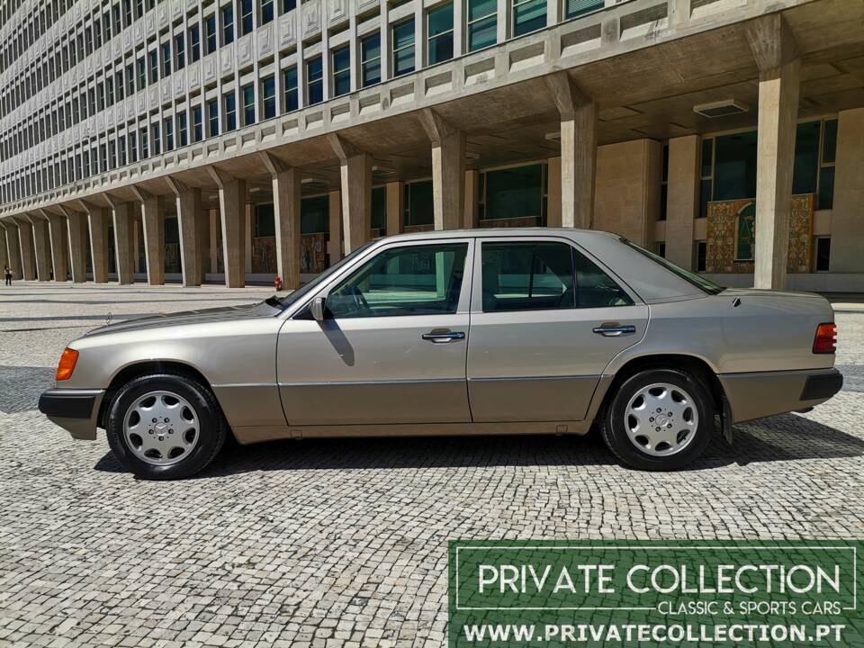 Image 2/98 of Mercedes-Benz 280 E (1992)
