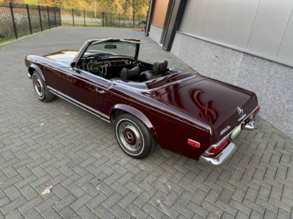 Image 5/36 de Mercedes-Benz 280 SL (1969)