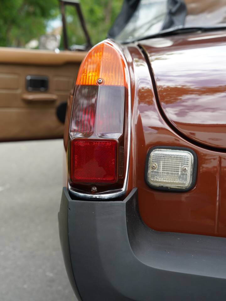 Image 33/100 of MG MGB (1978)