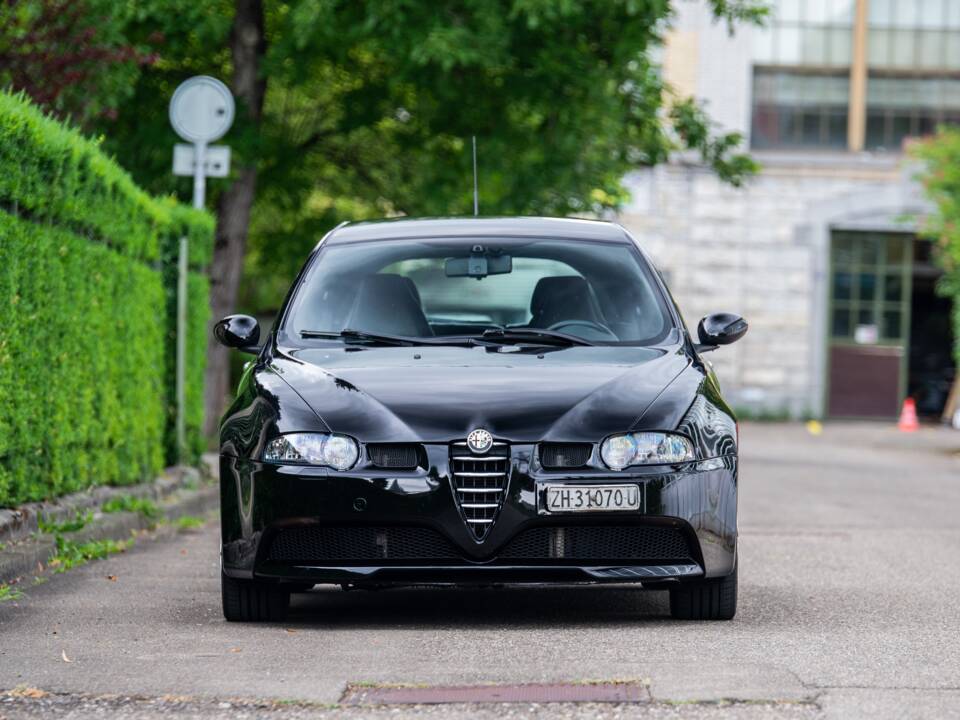 Imagen 12/45 de Alfa Romeo 147 3.2 GTA (2003)