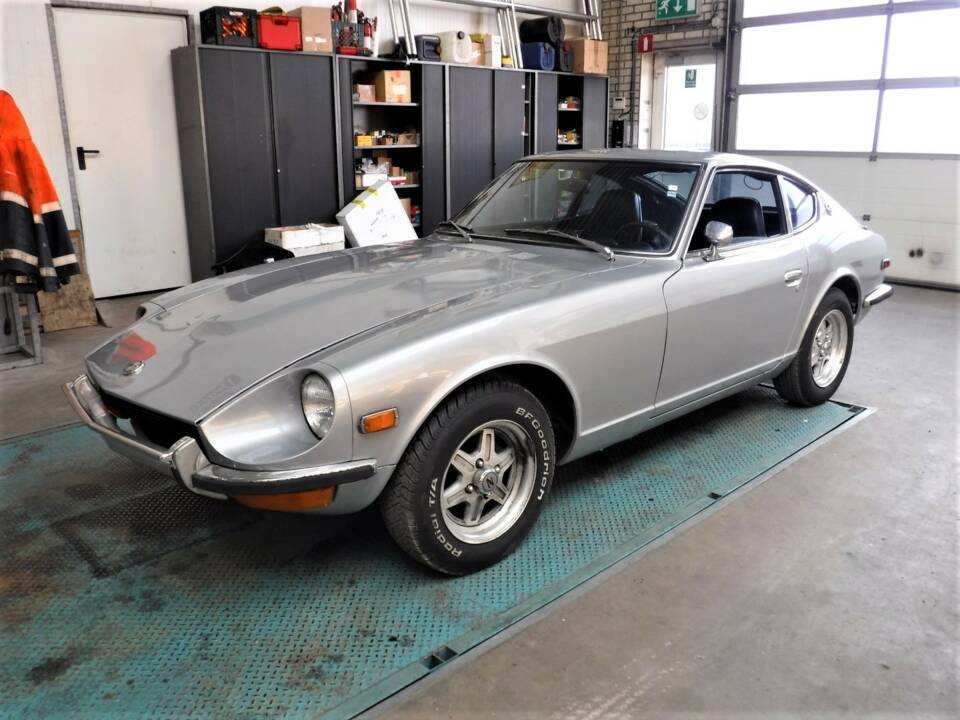 Image 2/50 of Datsun 240 Z (1971)