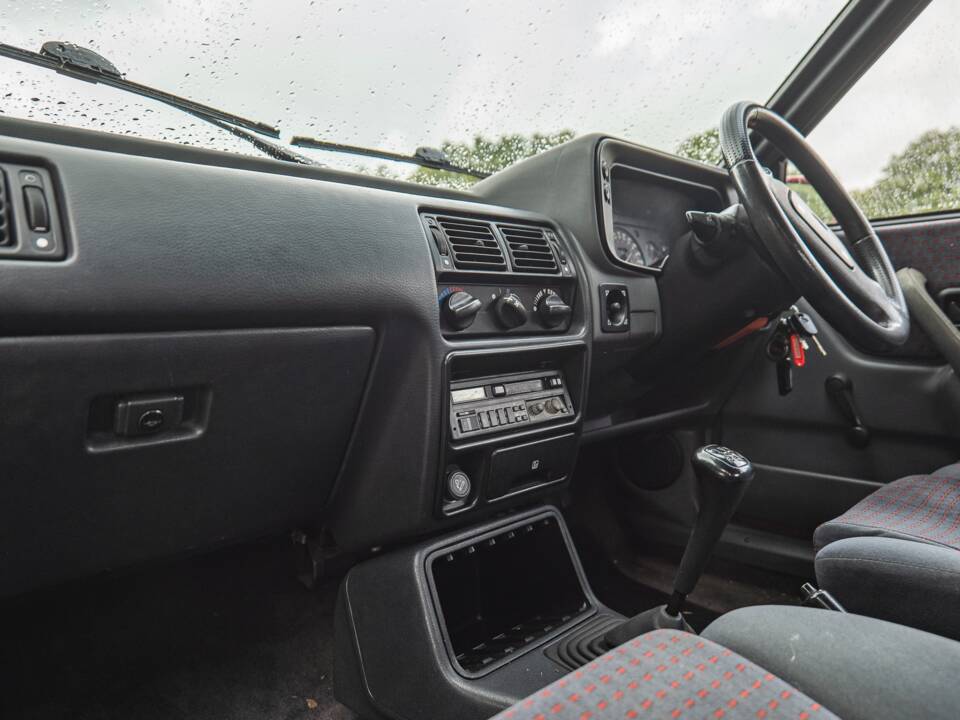 Immagine 36/50 di Ford Escort IV XR3i (1987)