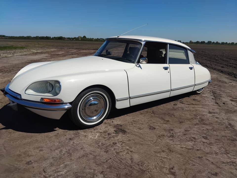 Image 37/40 of Citroën DS 21 (1972)