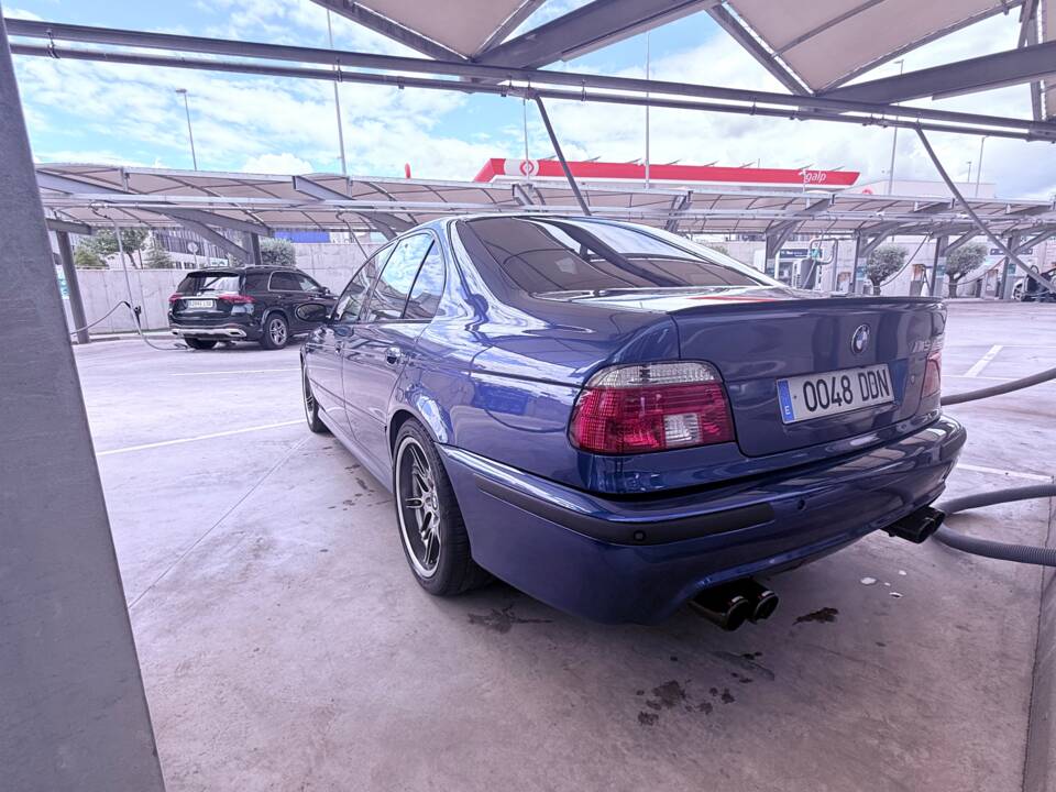 Immagine 4/15 di BMW M5 (2000)