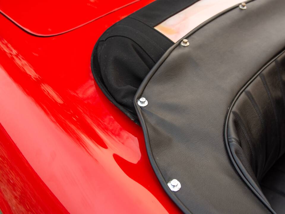 Immagine 29/94 di Alfa Romeo 2600 Spider (1964)