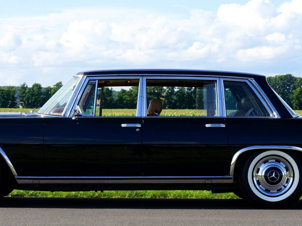 Image 3/78 of Mercedes-Benz 600 (1965)