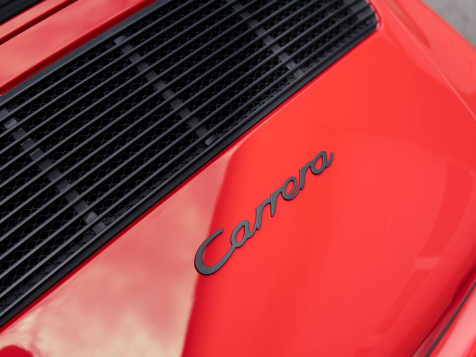 Image 13/29 of Porsche 911 Carrera 3.2 (1989)