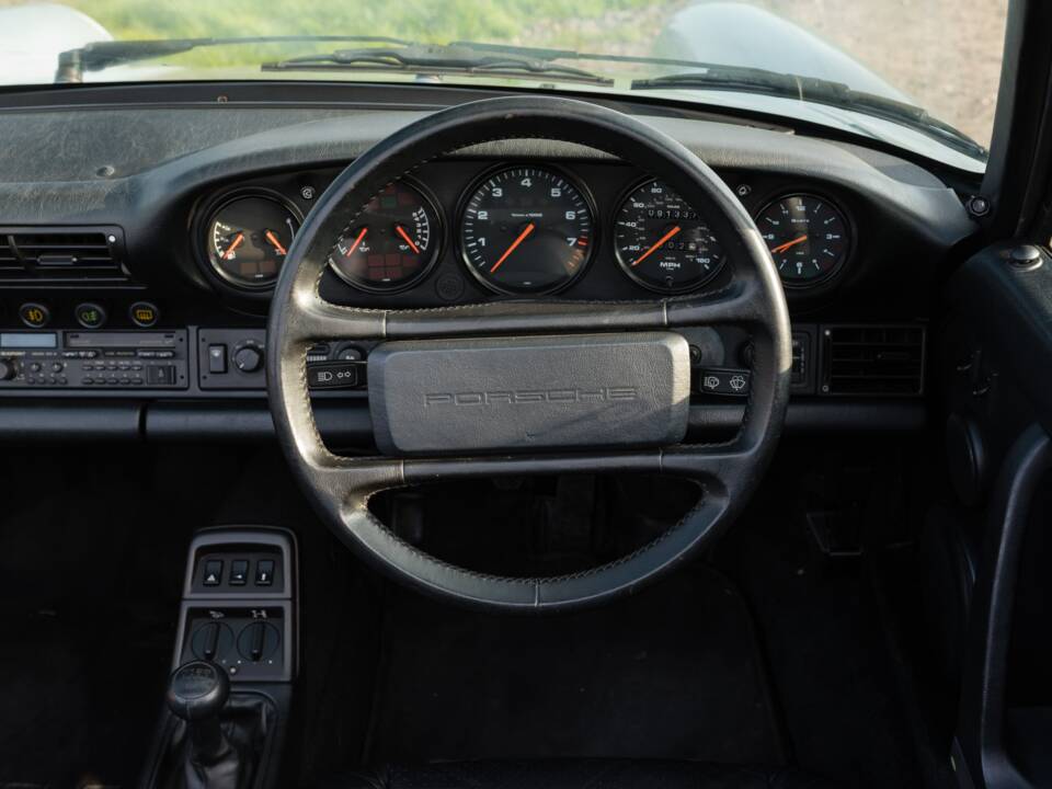 Bild 33/56 von Porsche 911 Carrera 4 (1990)