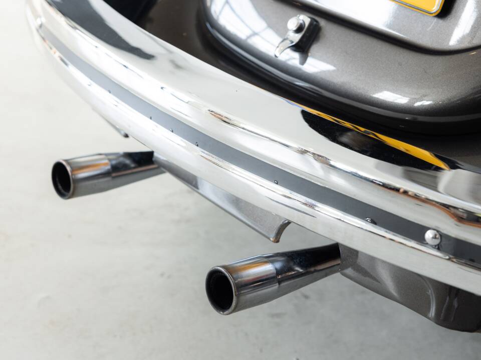 Bild 30/32 von Volkswagen Käfer 1303 LS (1978)