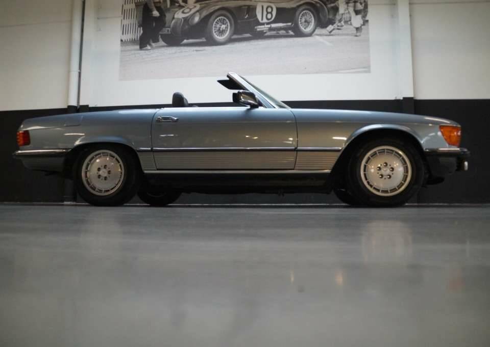 Image 22/41 of Mercedes-Benz 500 SL (1986)