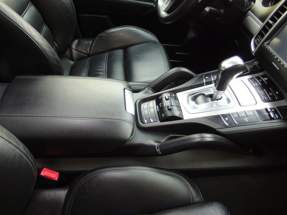 Imagen 45/97 de Porsche Cayenne Turbo (2011)