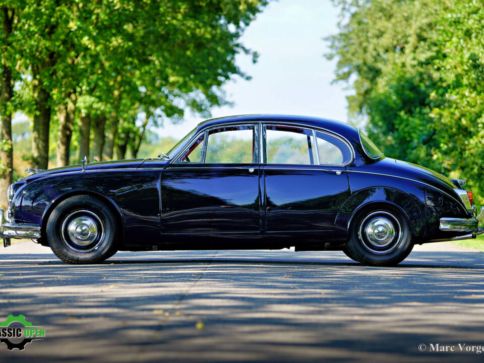 Image 3/46 of Jaguar Mk II 3.8 (1962)