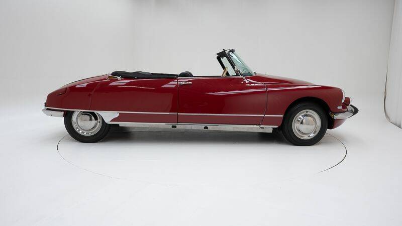 Imagen 9/15 de Citroën ID 19 Usine (1963)